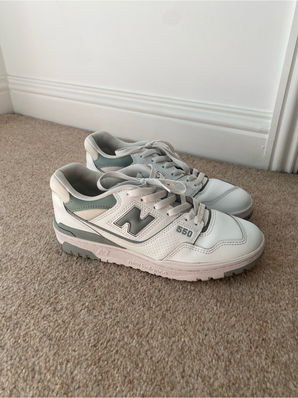 New Balance 550 Mens Size 8 White Juniper Green BBW550BG Athletic Sneakers